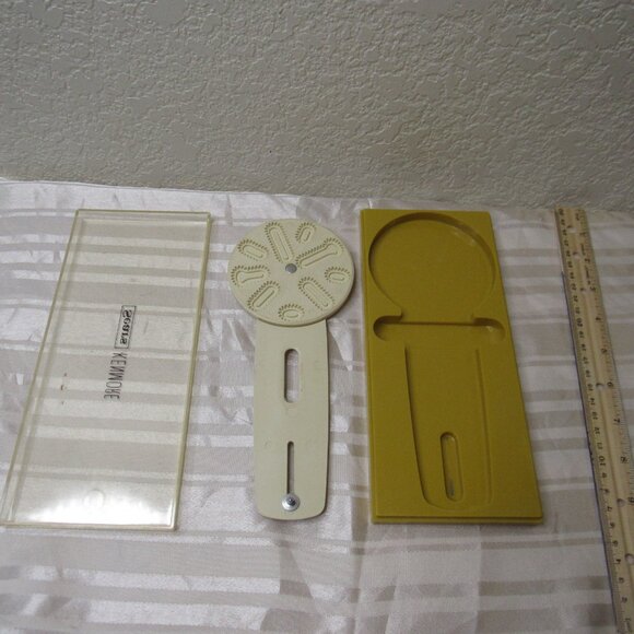 Sears Vintage Kenmore White Buttonholer Sewing Machine Attachment with Case MCM - Picture 5 of 6